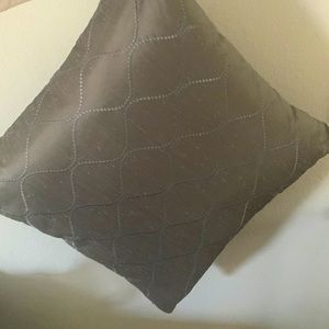 Set of 2 Williams Sanoma pillows with inserts